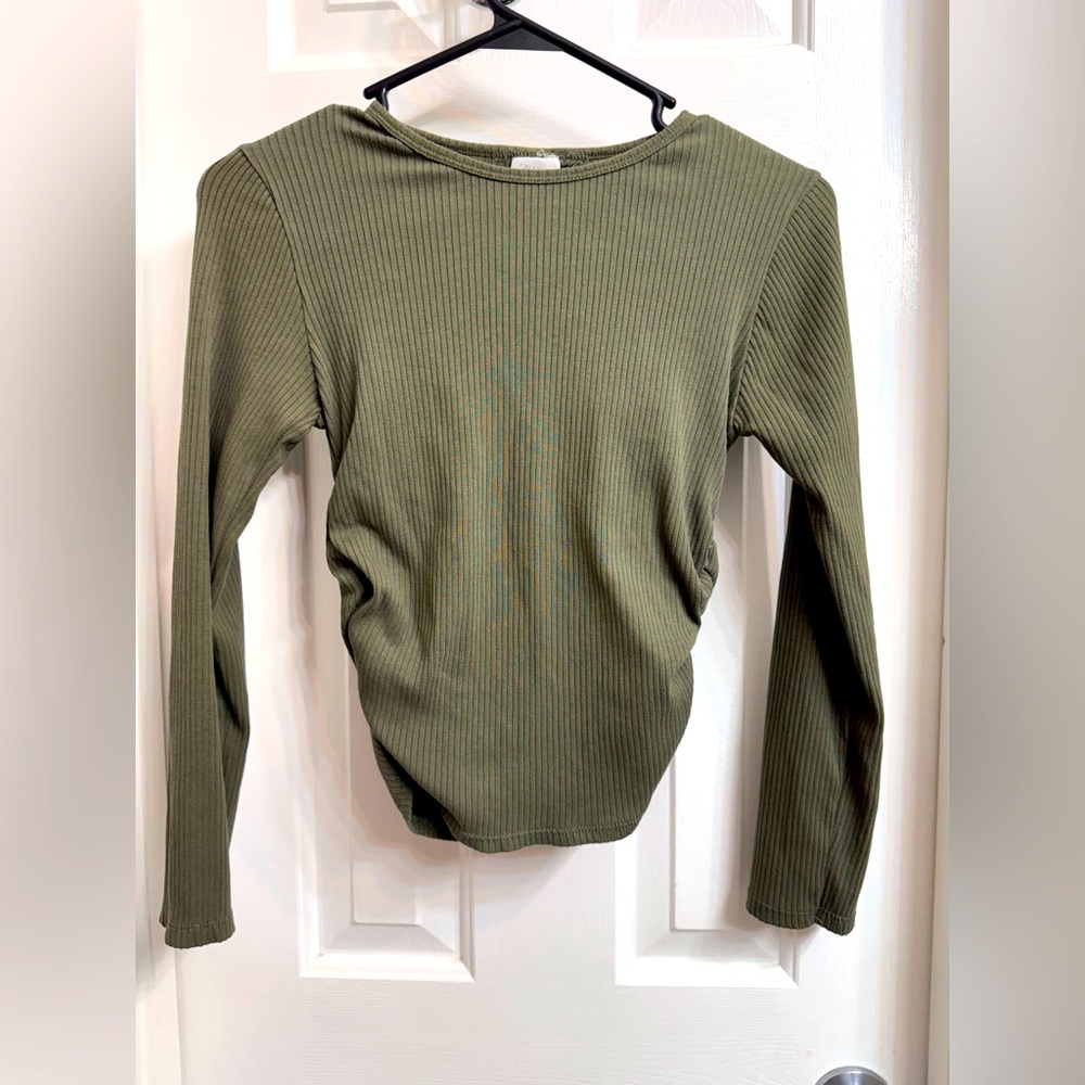 ZARA Girl’s Olive Green Ribbed Long Sleeve Top with ruching on sides, Size 11-12